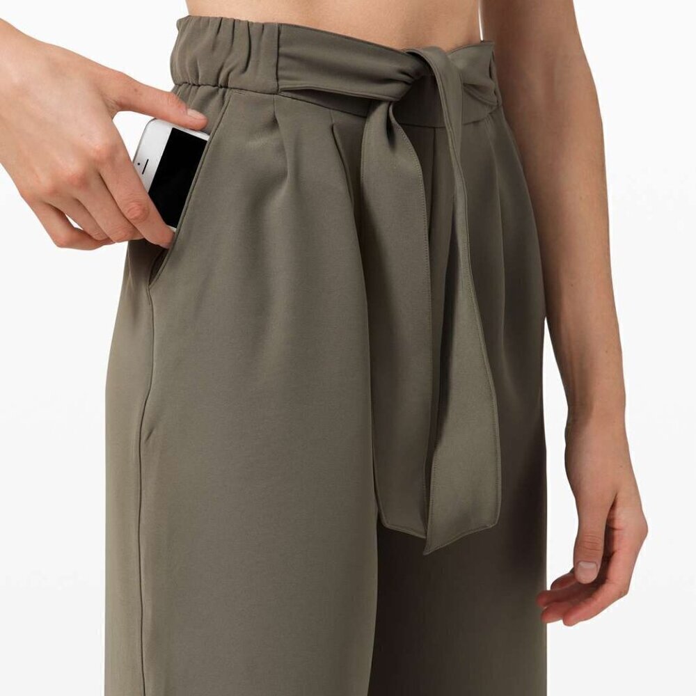 Lululemon Noir Crop Pants Grey Sage Size 6 - Picture 4 of 12